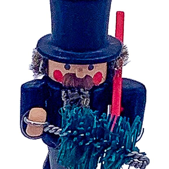 1999 Hallmark Keepsake Nutcracker Guild Series #6 Miniature Christmas Ornament - Picture 1 of 8